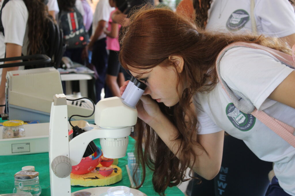 Clubes de Ciências fazem visita à ExpoLondrina…