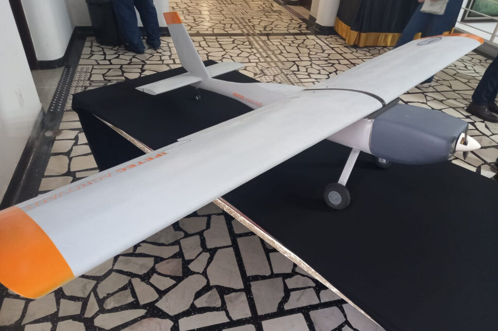 Pesquisa do Paraná desenvolve avião agrícola de…