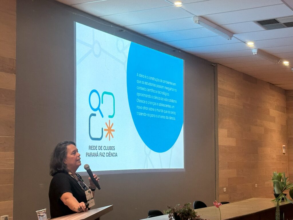 Palestra sobre Divulgação Científica no Paraná foi…